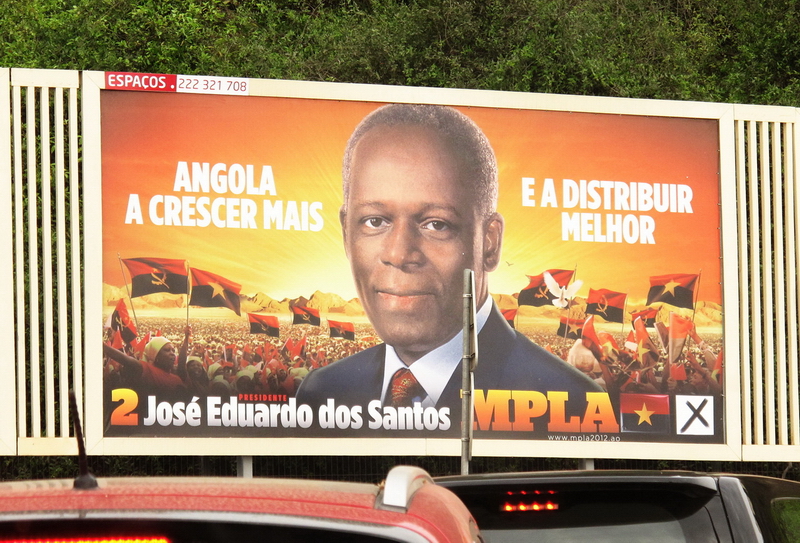 El Presidente Dos Santos, 34 años en el poder.