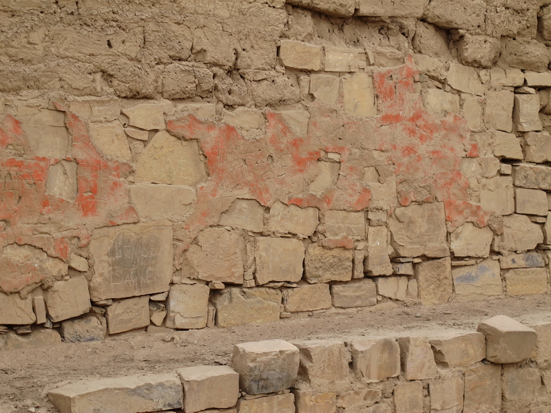 Restos de pintura en el Templo del Sol en Pachacamac