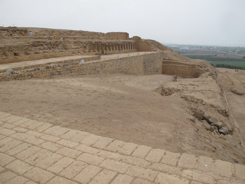 En lo alto del Templo del Sol de Pachacamac