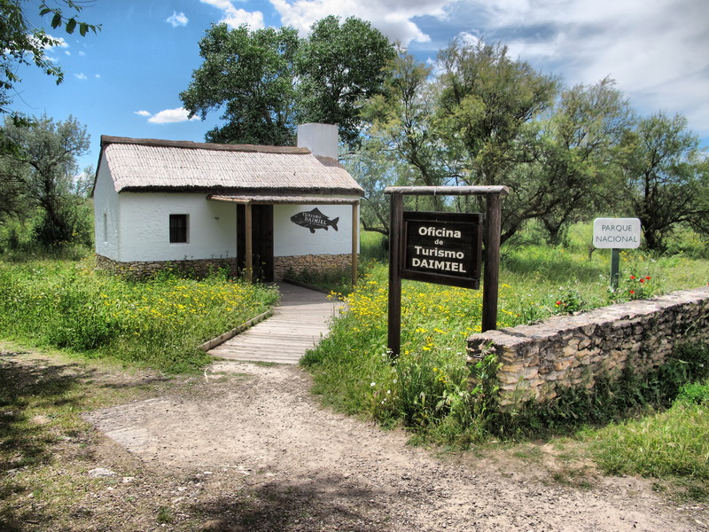 Oficina de Turismo de Daimiel. El Centro de Información del Parque Nacional está enfrente.