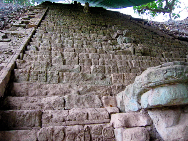 Escalera jeroglífica de Copán