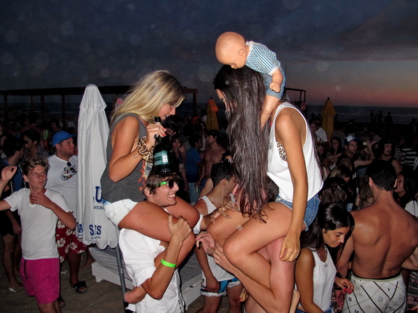 Fiesta en Playa Bikini