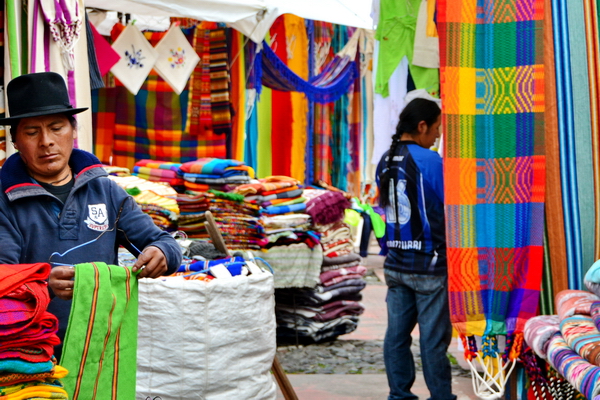 Mercado de Artesanías de Otavalo 8