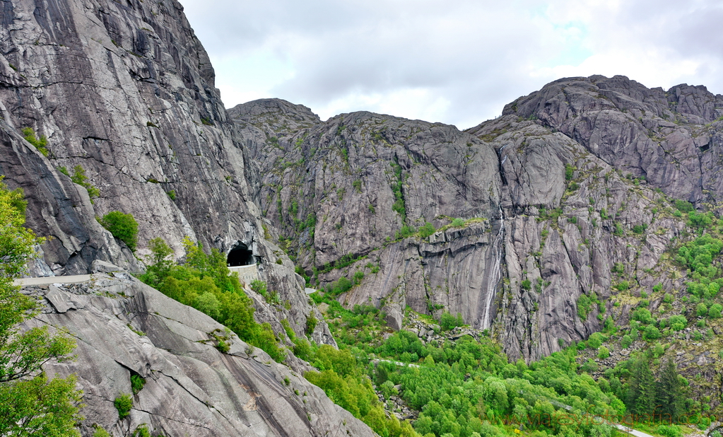 carretera de acceso al Jossingfjord Noruega