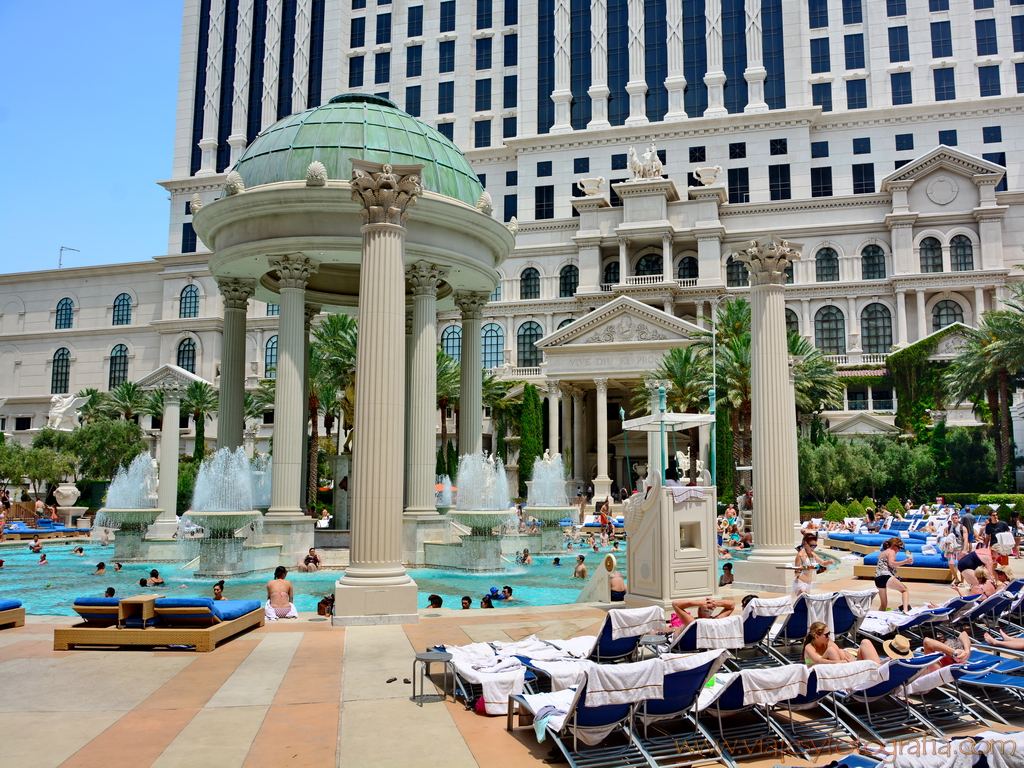 Piscina del Caesars Palace Las Vegas 2