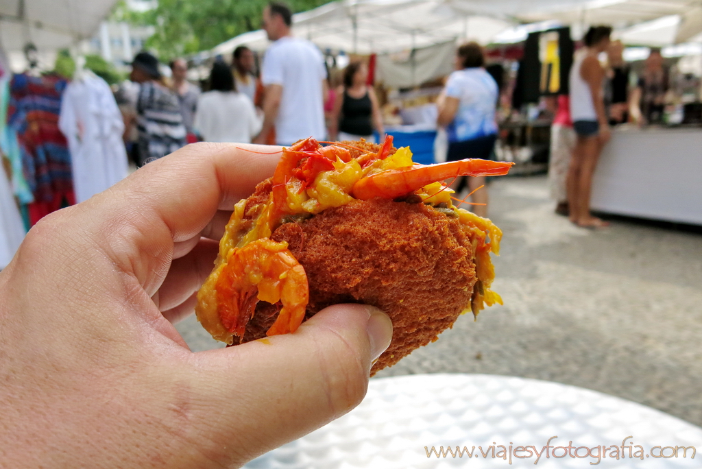 Feria hippie de Ipanema acaraje