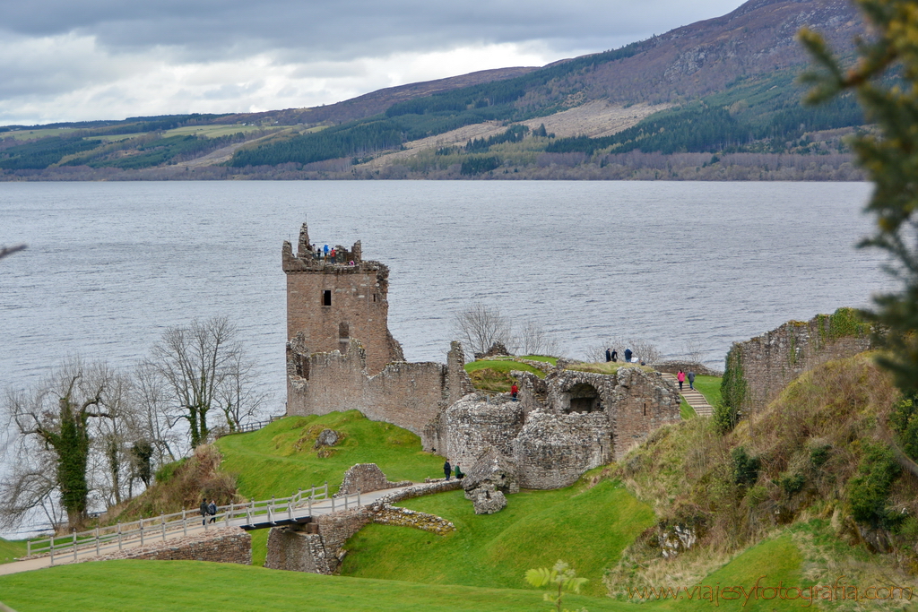 Castillo de Urquhart y lago Ness