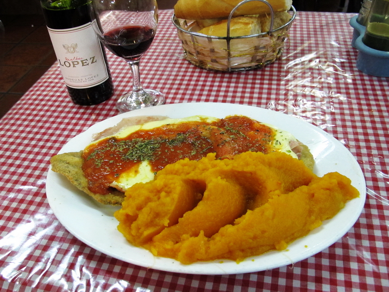 Milanesa napolitana en El Desnivel Milanesa napolitana en El Desnivel