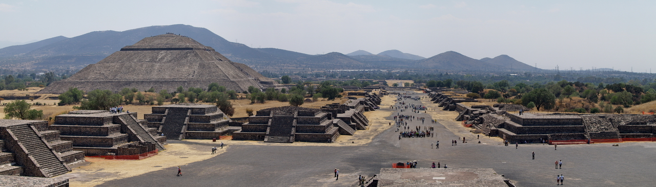Teotihuacán desde la Pirámide de la Luna Teotihuacán desde la Pirámide de la Luna