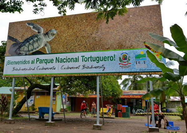 Llegando al pueblo de Tortuguero Llegando al pueblo de Tortuguero