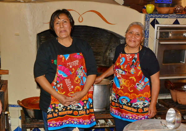 Cocineras en la Casa del Indio Fernández Cocineras en la Casa del Indio Fernández