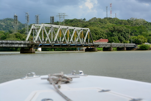 El puente metálico sobre el Chagres El puente metálico sobre el Chagres