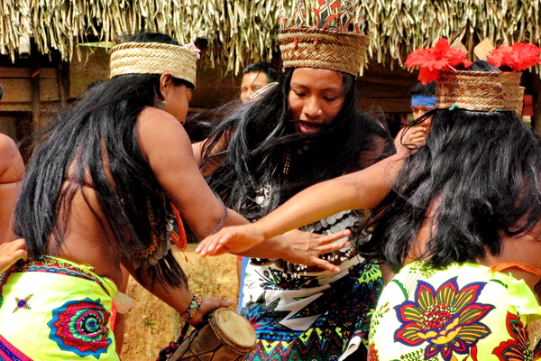 Danza de las mujeres Embera Drua 2 Danza de las mujeres Embera Drua 2