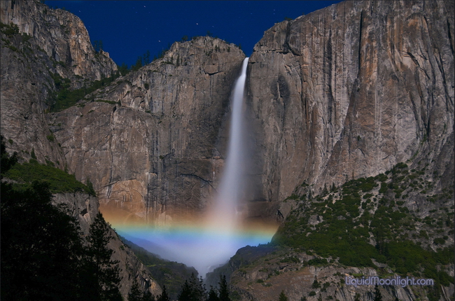 Moonbow Fall en Yosemite Moonbow fall
