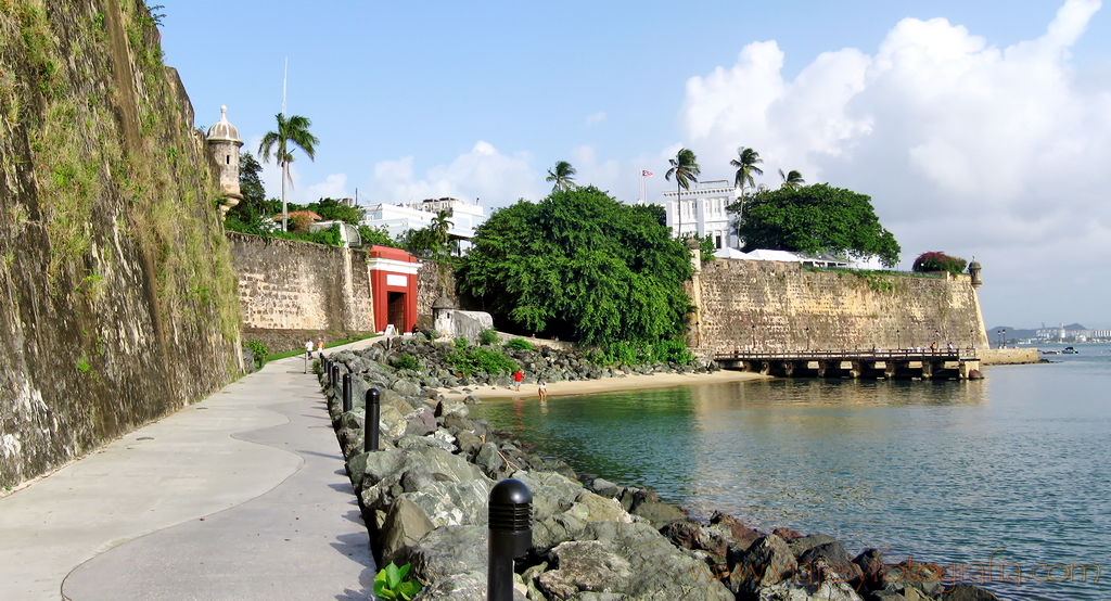 Paseo del Morro y puerta de San Juan Paseo del Morro y puerta de San Juan