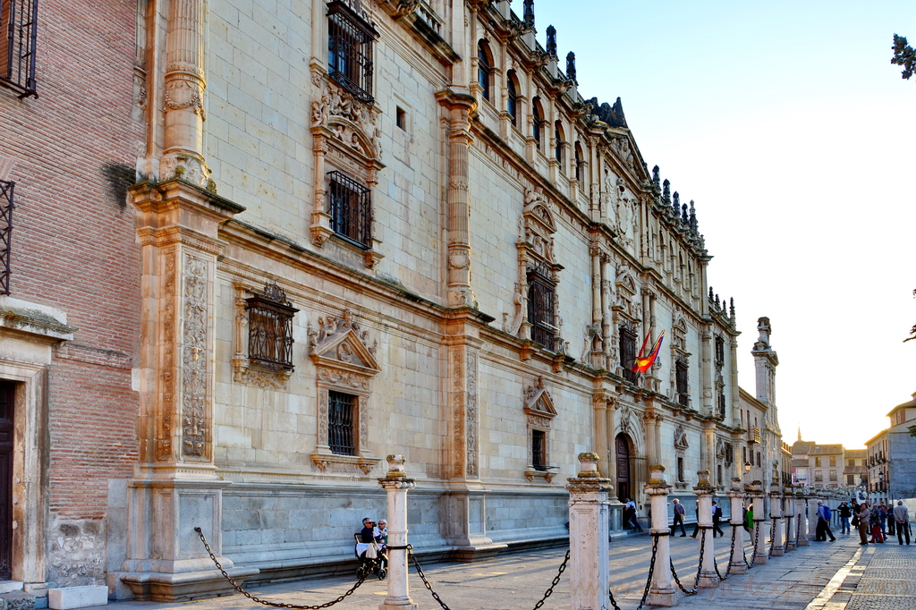 Fachada de la Universidad de Alcalá Fachada de la Universidad de Alcalá