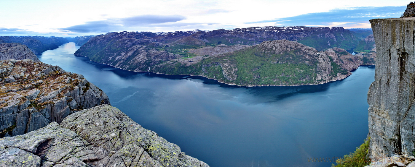 El Lysefjorden desde el Preikestolen El Lysefjorden desde el Preikestolen