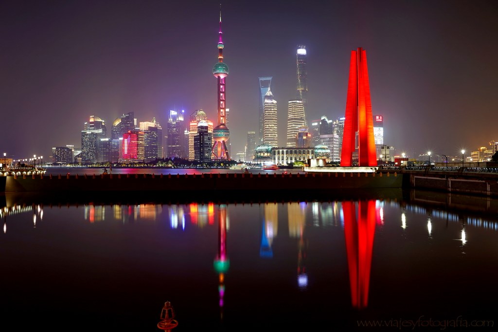 shanghai-skyline-reflections