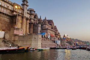 ganges-benares-055022