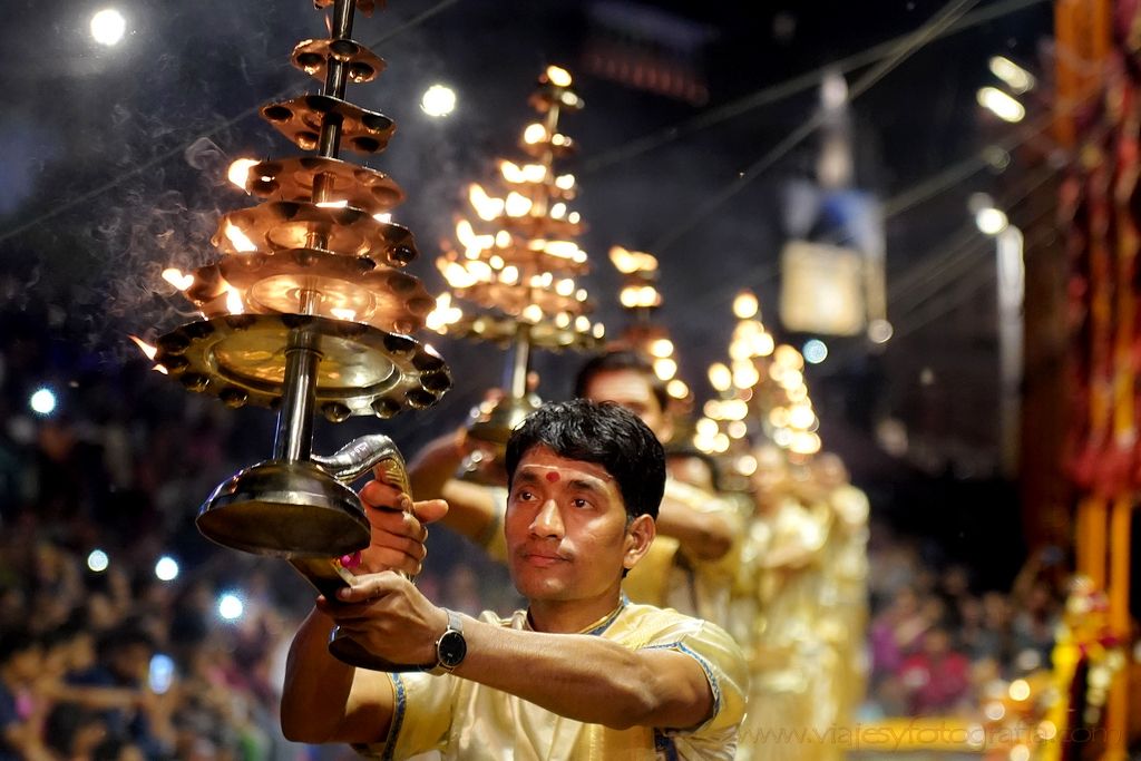 aarti-benares-4703