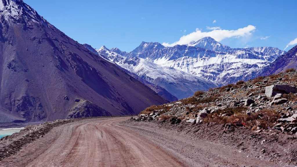 El Cajón del Maipo la mejor escapada a los Andes desde Santiago de Chile
