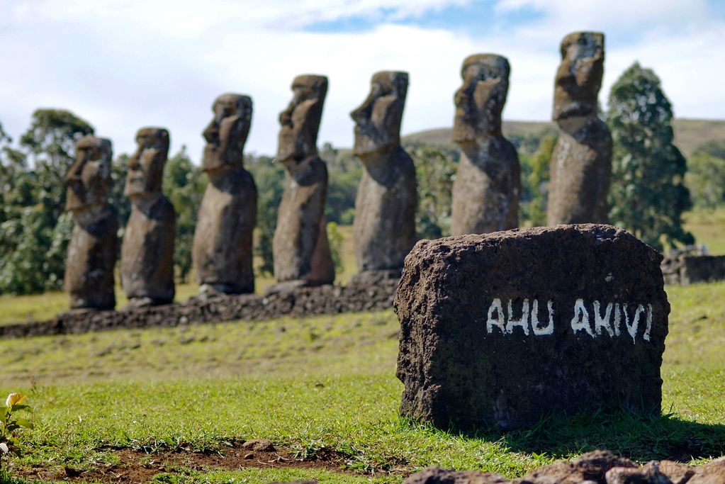 rapa-nui-ahu-akivi-1