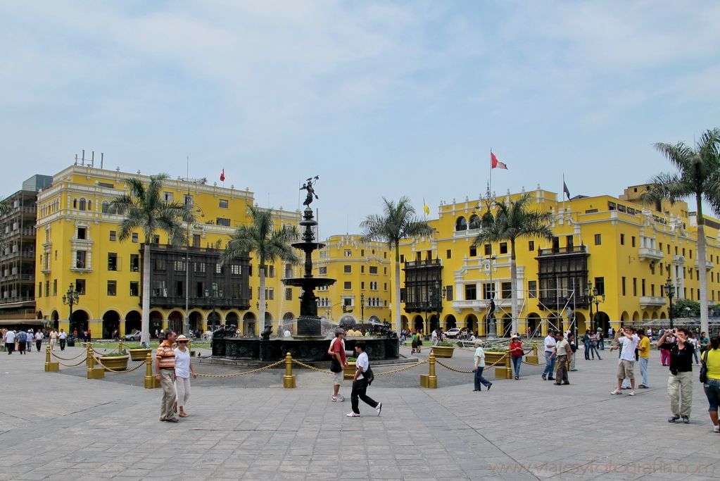 lima-plaza-armas-1