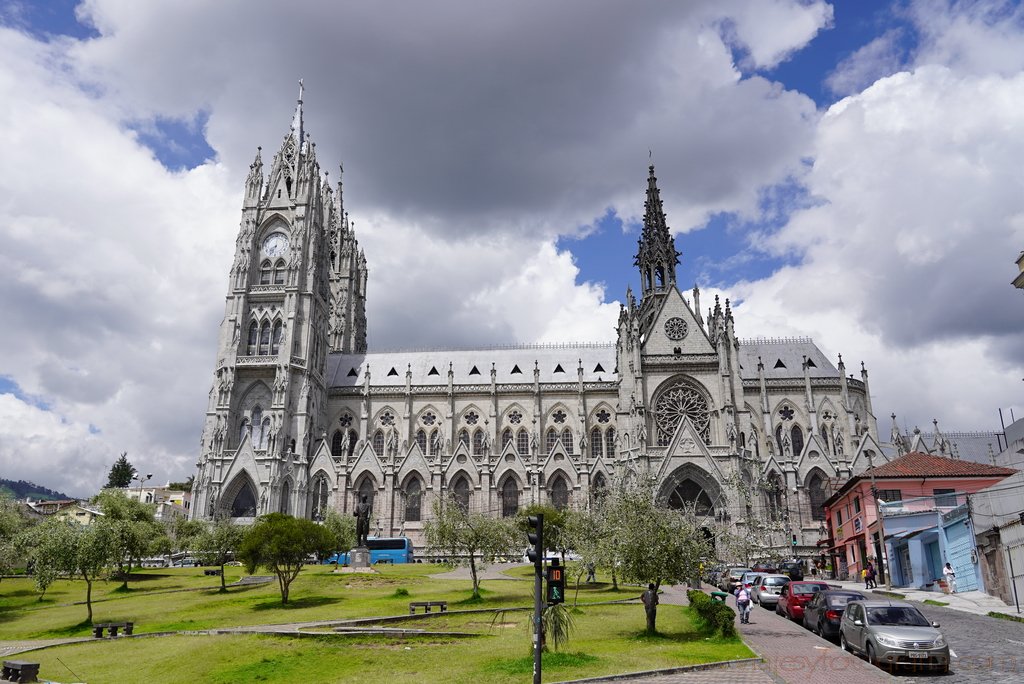 quito-basilica