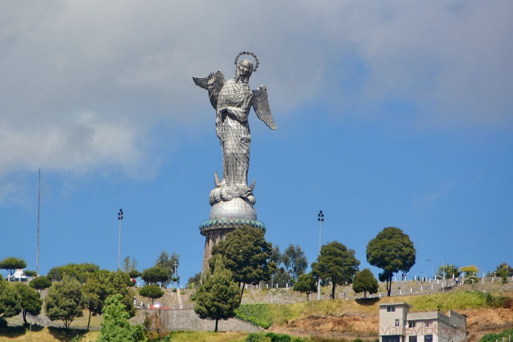 quito-panecillo