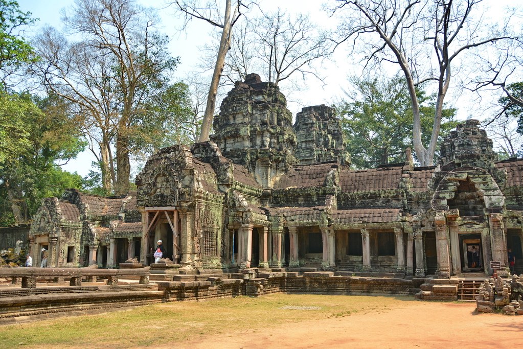 dancers-hall-ta-prohm