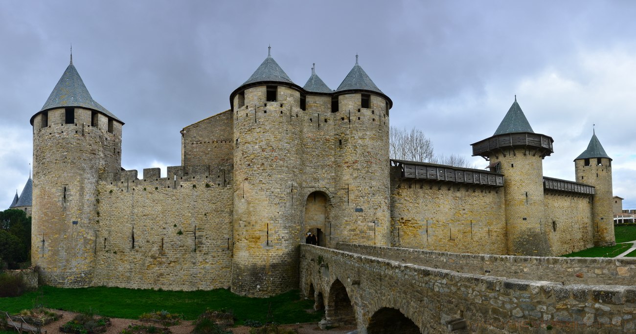 carcassonne-chateau-entrada