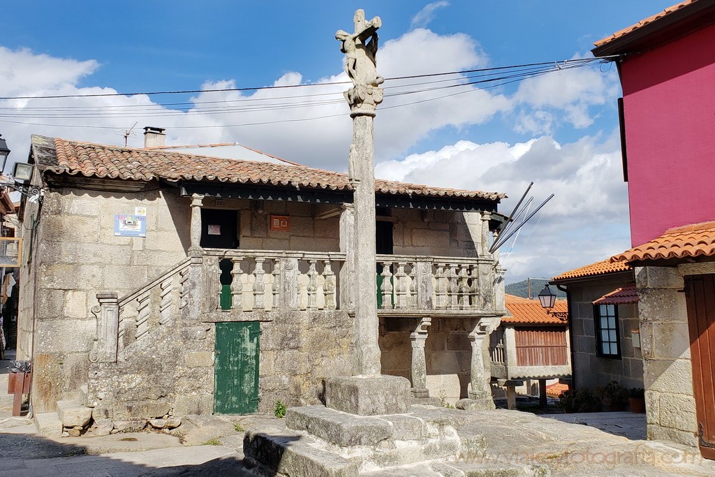 plaza-san-roque-combarro