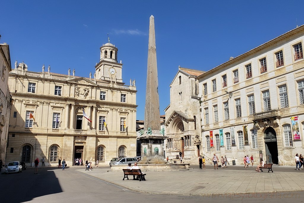 arles-place-republique-2