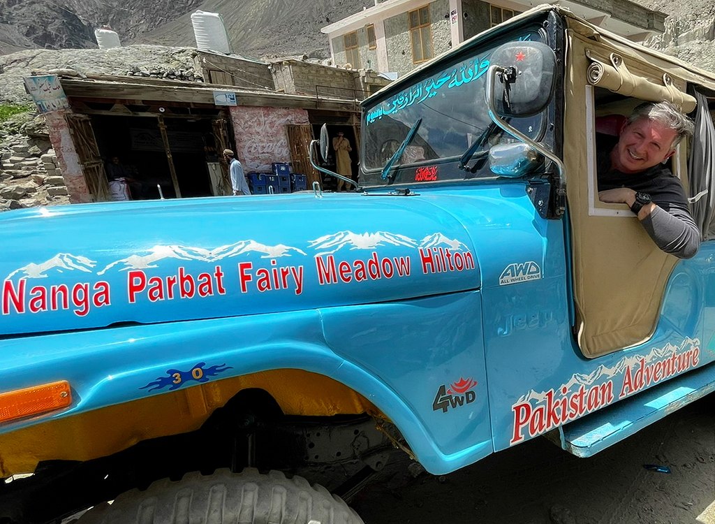 fairy-meadows-jeep