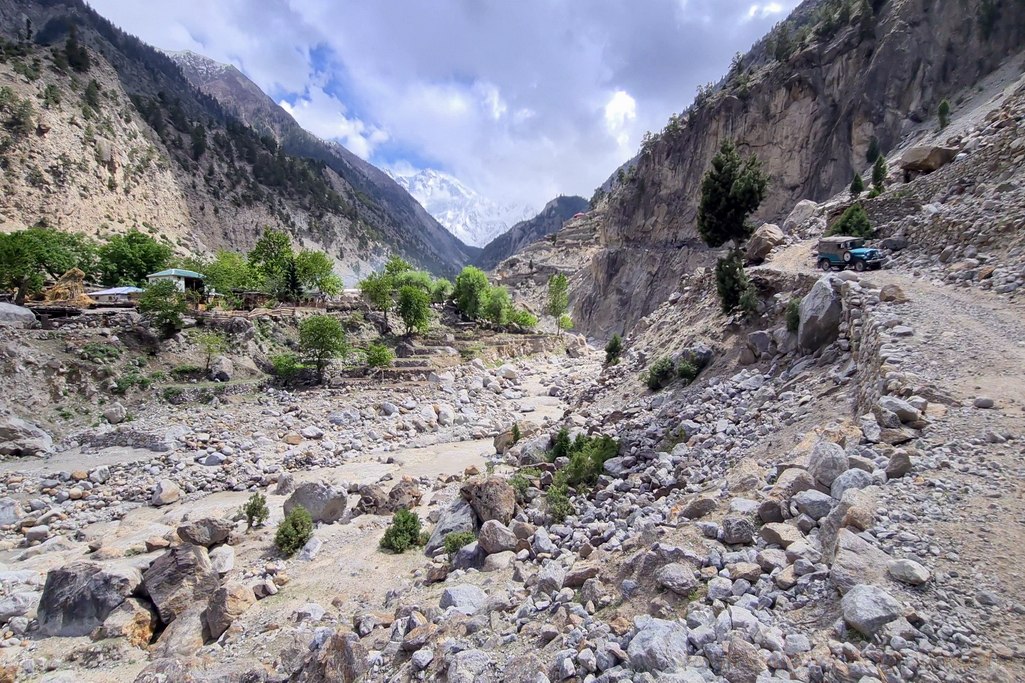 fairy-meadows-road-10