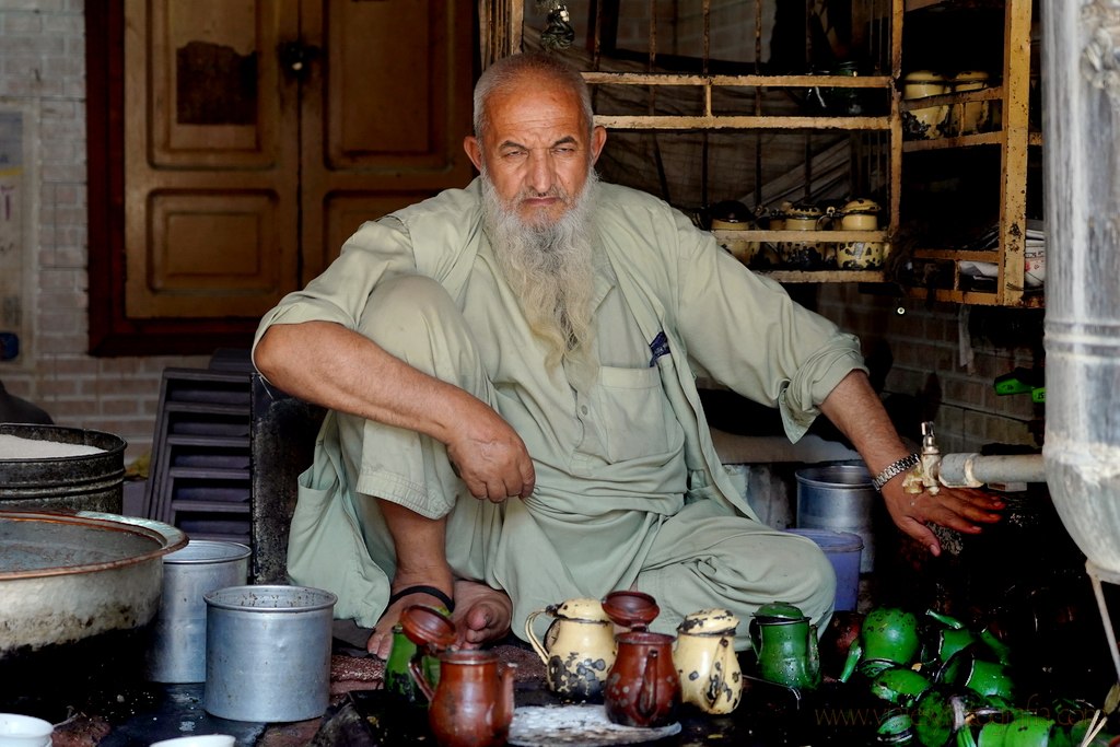 pakistan-peshawar-old-man