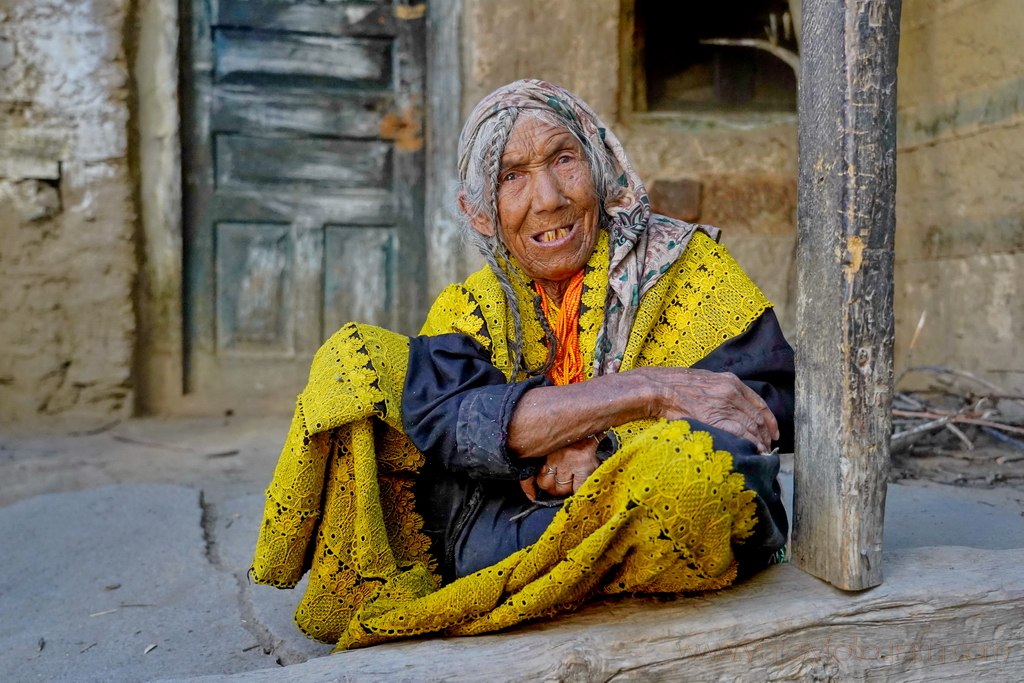 kalash-old-woman