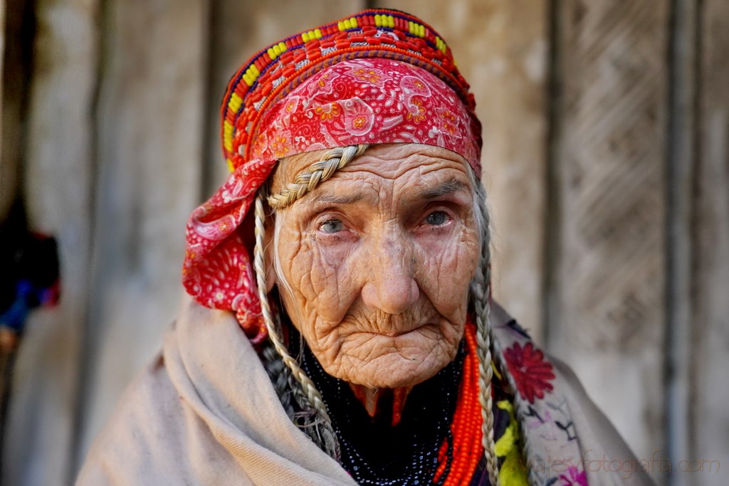 kalash-old-woman-3