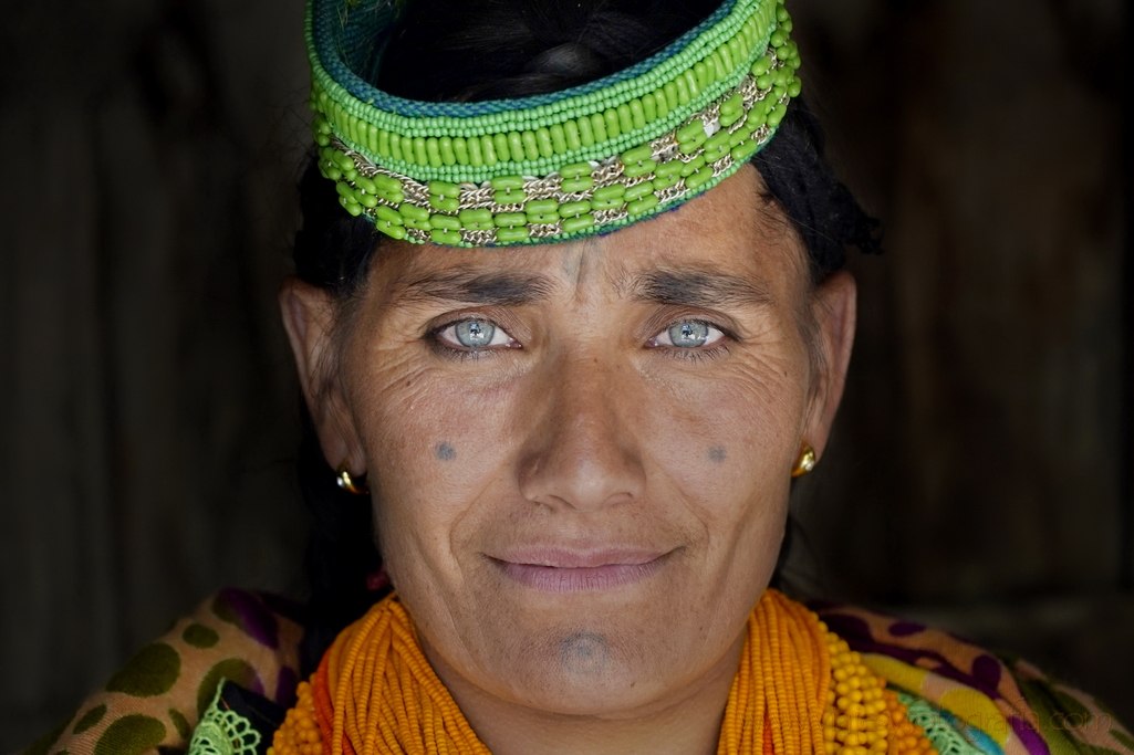 kalash-woman-2