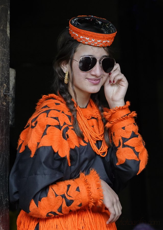 kalash-girl-1