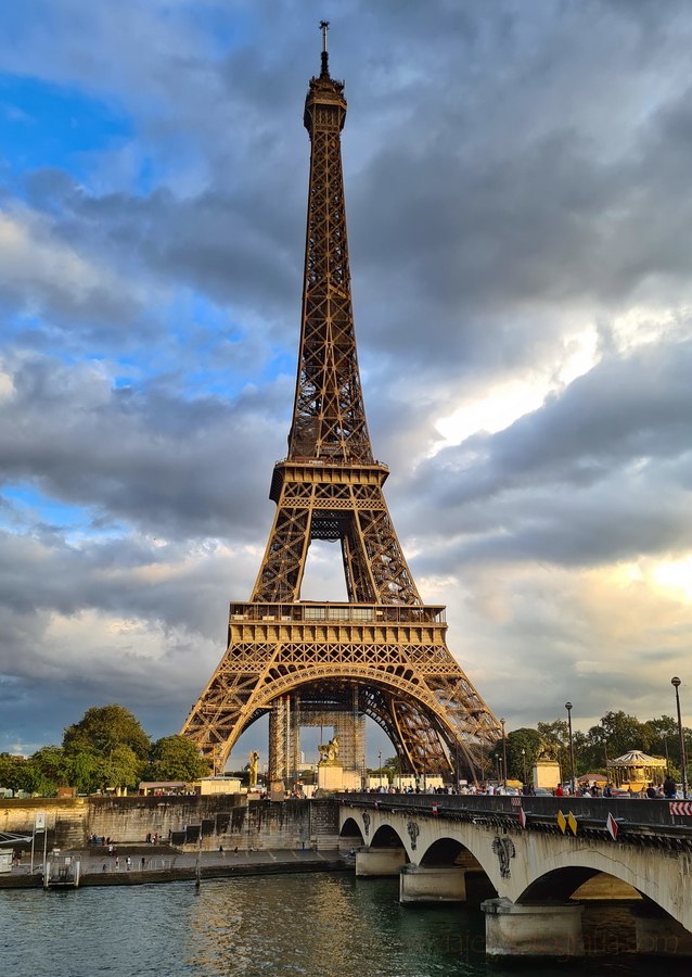 paris-eiffel-tower-1