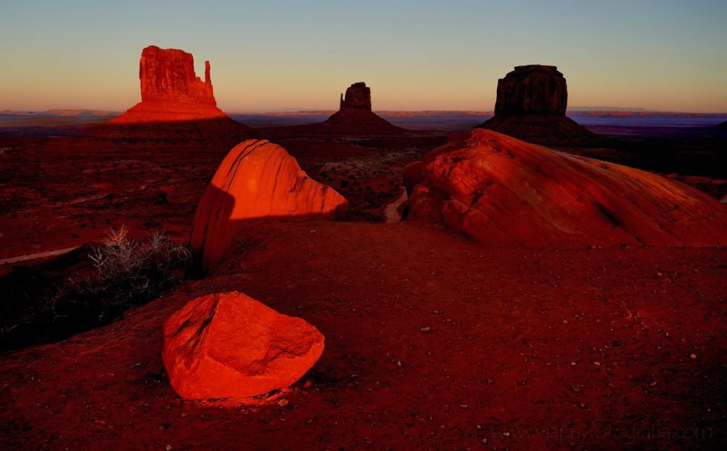 monument-valley-sunset