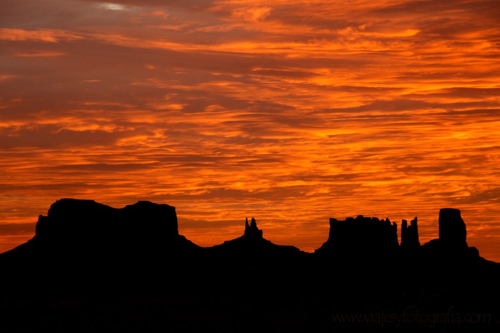 monument-valley-sunrise-3