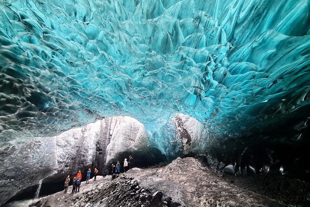 islandia-ice-cave