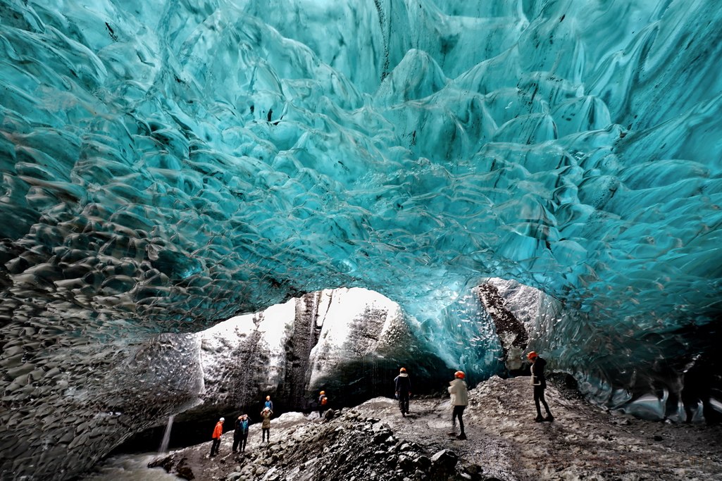 islandia-cueva-hielo-2