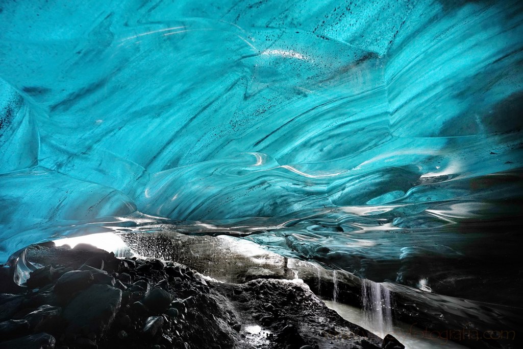 islandia-cueva-hielo-3