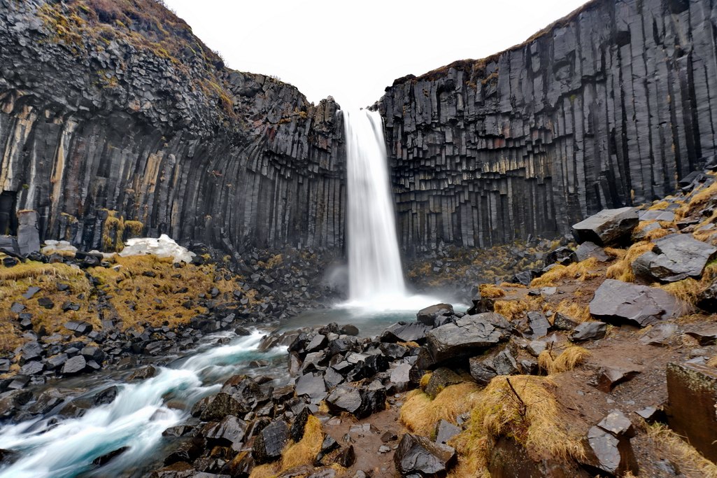 islandia-svartifoss-1