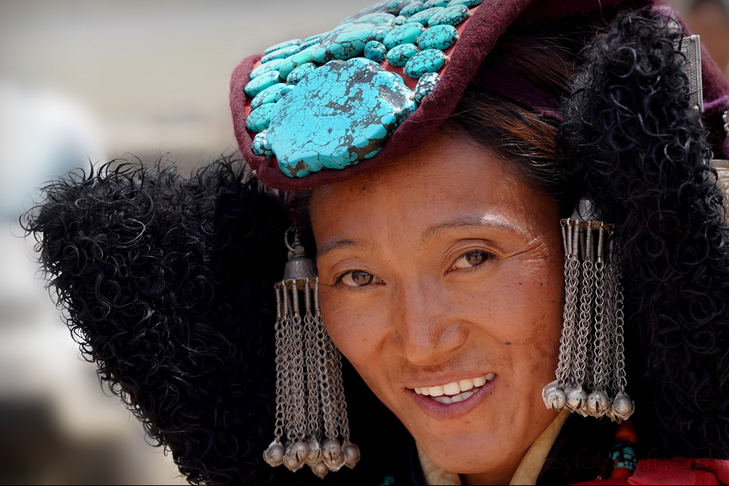 mujer-del-valle-de zanskar-con-perack