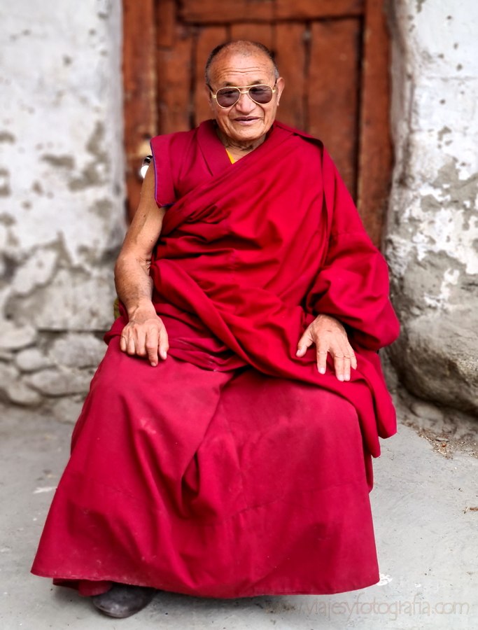 samtanling-monastery-monk-ladakh