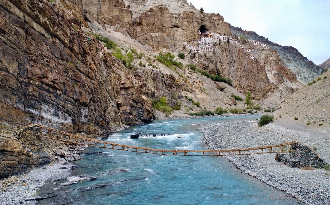 ladakh-phuktal-gompa